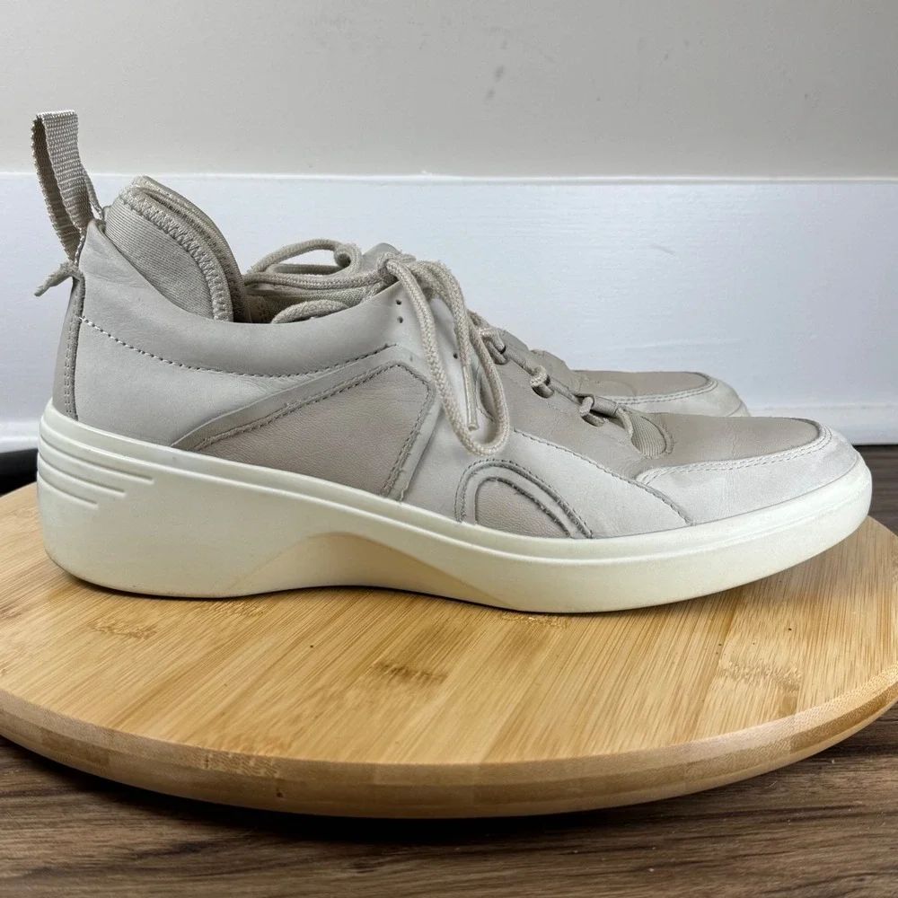 ECCO Soft 7‎ Wedge Sneakers Women 9 Beige Very Light Gray Good Leather Casual